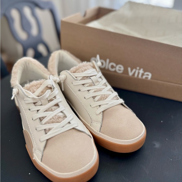 Dolce Vita Women's Cream Sneakers - Picture 1 of 4